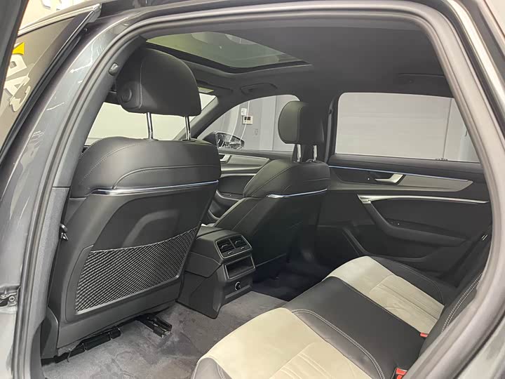 Фото 12 - Audi A6L