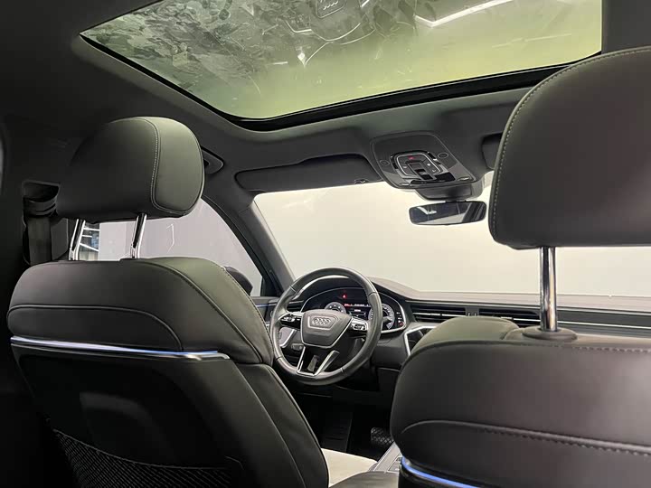 Фото 14 - Audi A6L