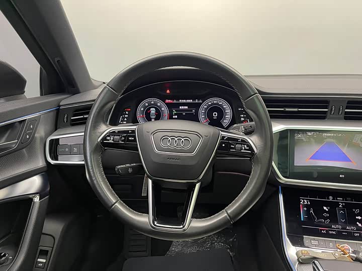 Фото 19 - Audi A6L