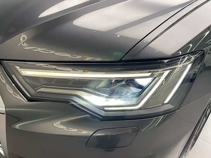 Фото 22 - Audi A6L