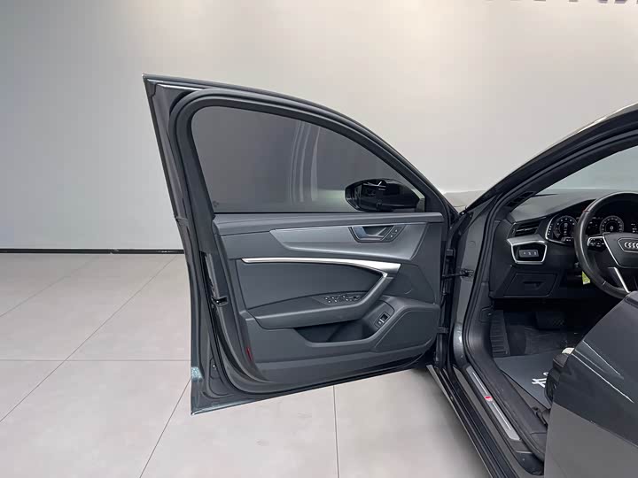 Фото 28 - Audi A6L