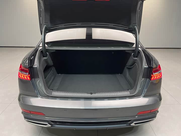 Фото 29 - Audi A6L