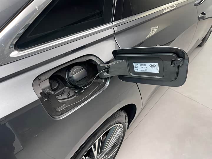 Фото 30 - Audi A6L