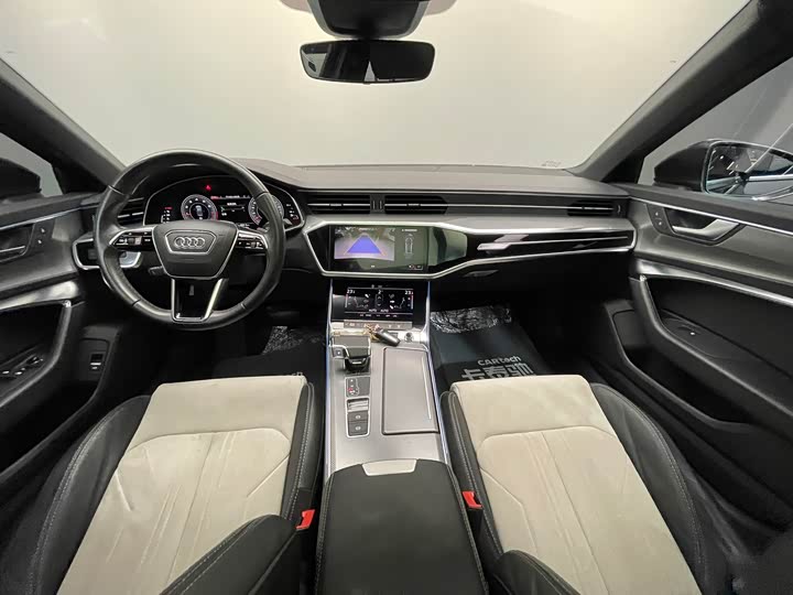 Фото 9 - Audi A6L