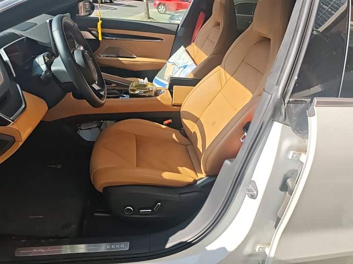 Фото 8 - Zeekr 001