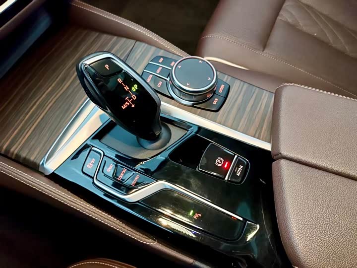 Фото 10 - BMW 5 Series