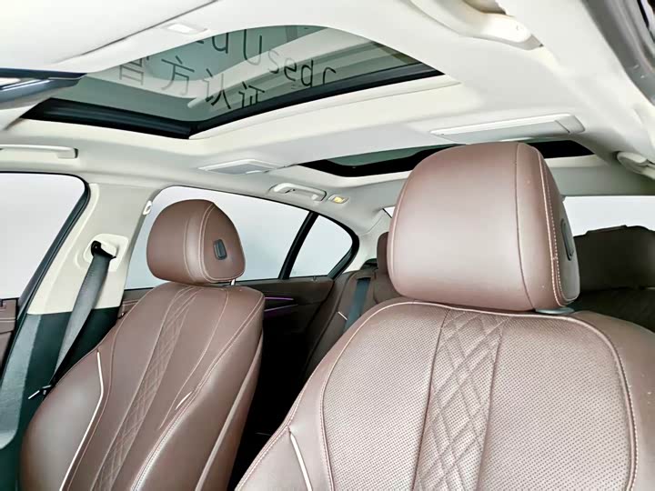 Фото 6 - BMW 5 Series