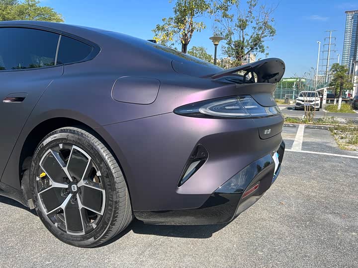 Фото 10 - Xiaomi SU7