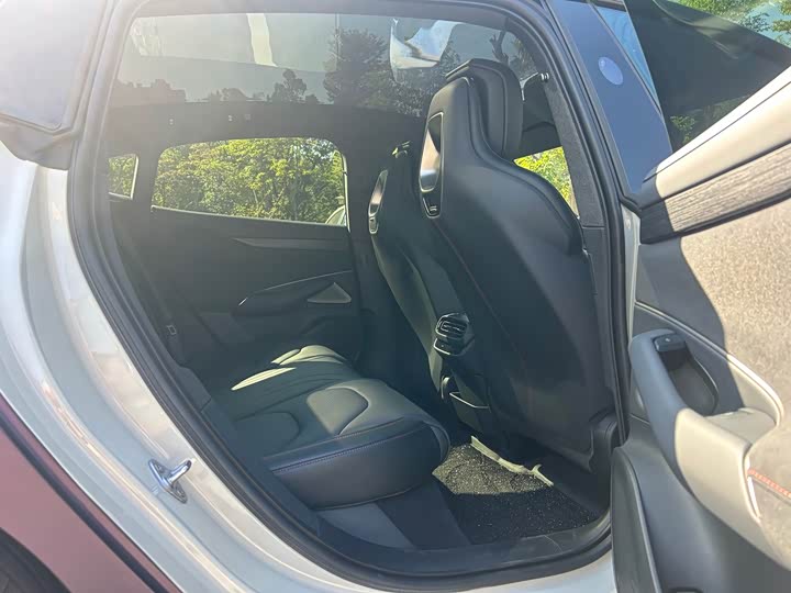 Фото 15 - Xiaomi SU7