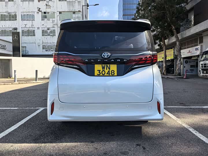 Фото 10 - Toyota Alphard