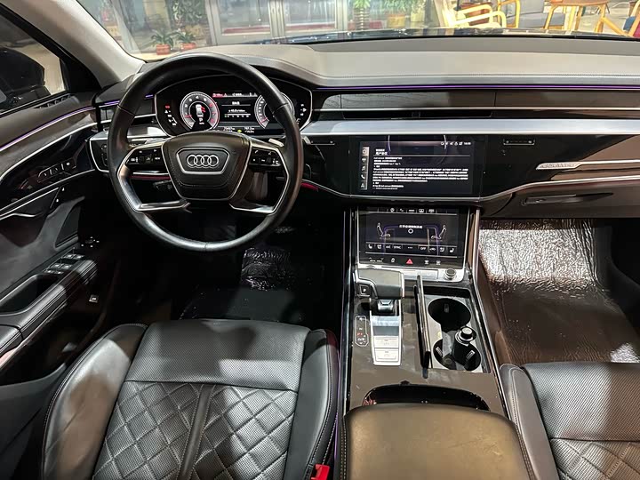 Фото 5 - Audi A8