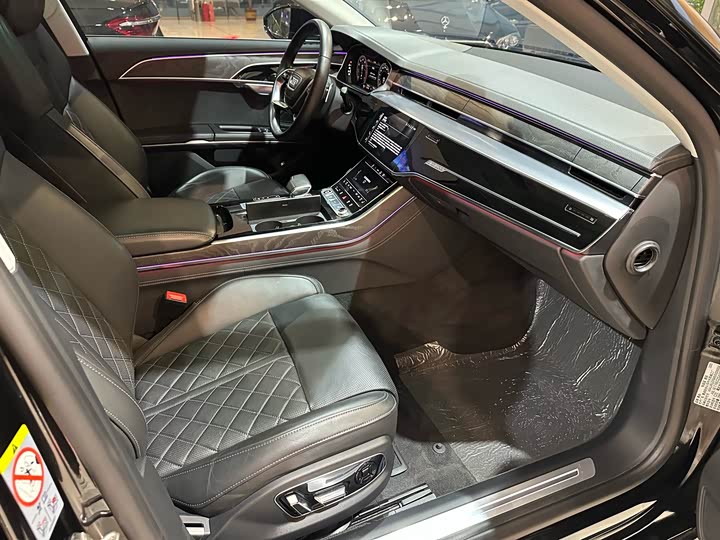 Фото 6 - Audi A8