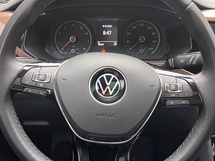 Фото 11 - Volkswagen Tharu