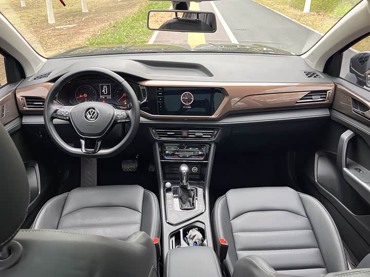 Фото 13 - Volkswagen Tharu