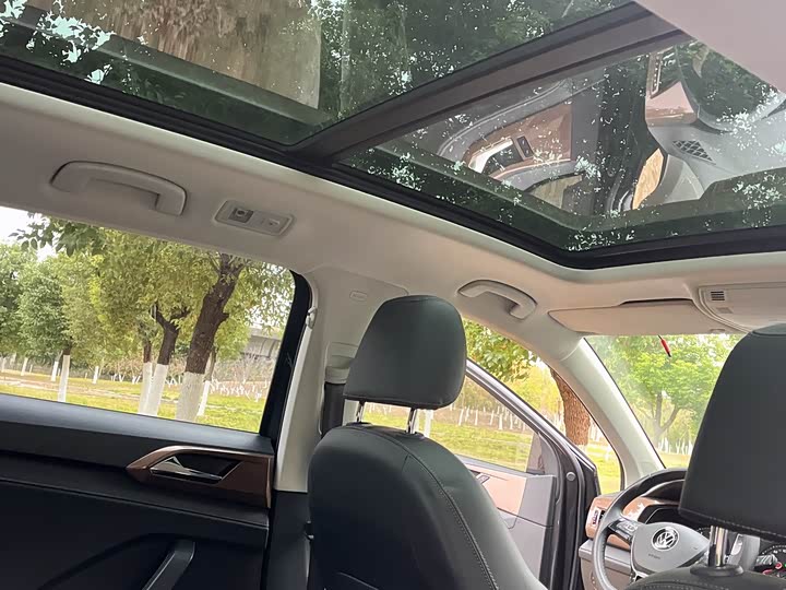 Фото 18 - Volkswagen Tharu