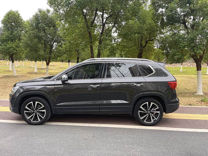 Фото 7 - Volkswagen Tharu