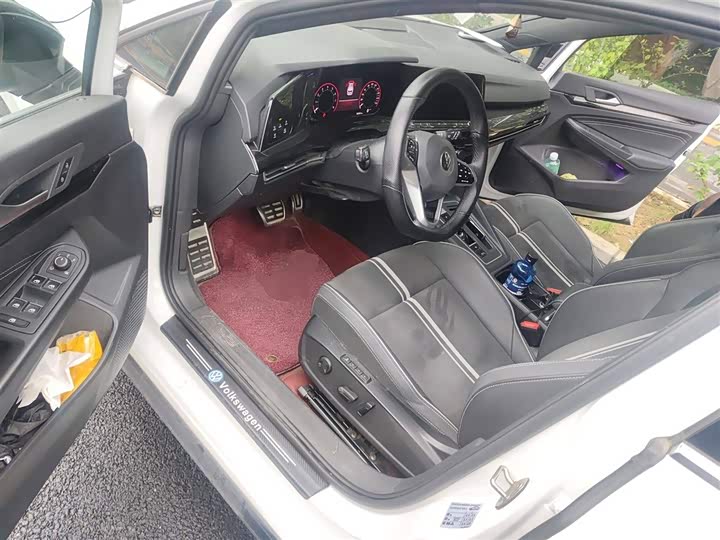 Фото 14 - Volkswagen Golf