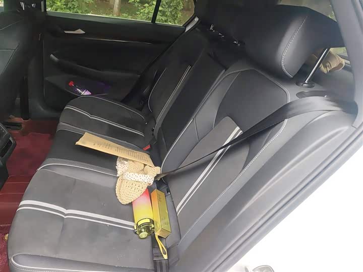 Фото 15 - Volkswagen Golf