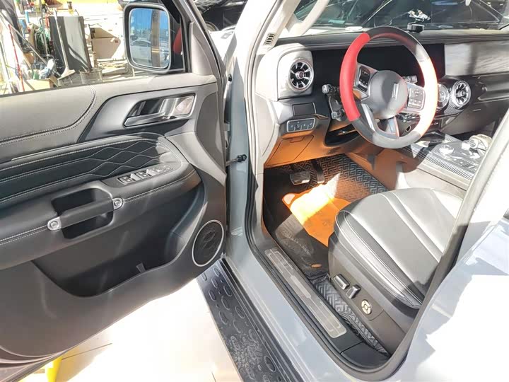 Фото 16 - Tank 300