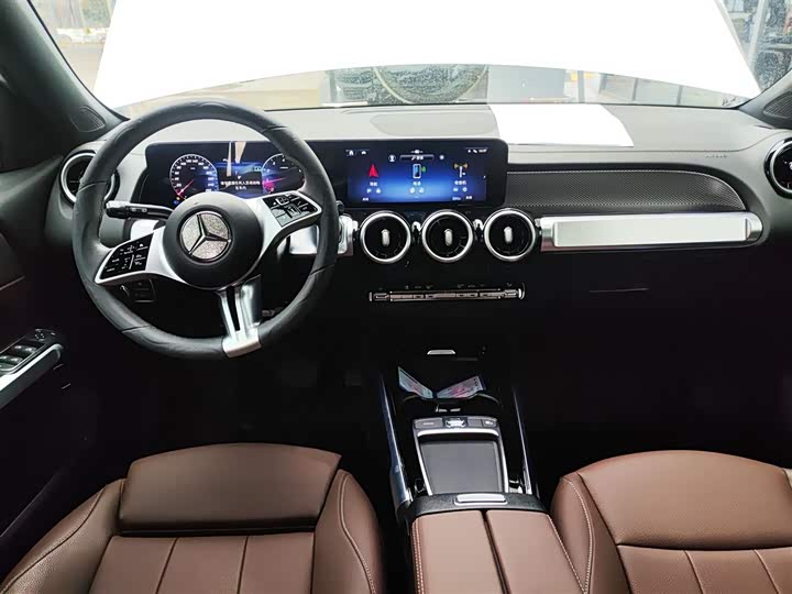 Фото 10 - Mercedes-Benz GLB-Class