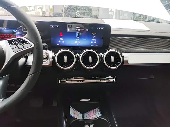 Фото 13 - Mercedes-Benz GLB-Class