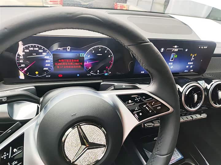 Фото 14 - Mercedes-Benz GLB-Class