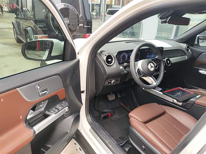 Фото 16 - Mercedes-Benz GLB-Class