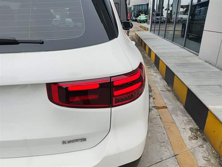 Фото 8 - Mercedes-Benz GLB-Class