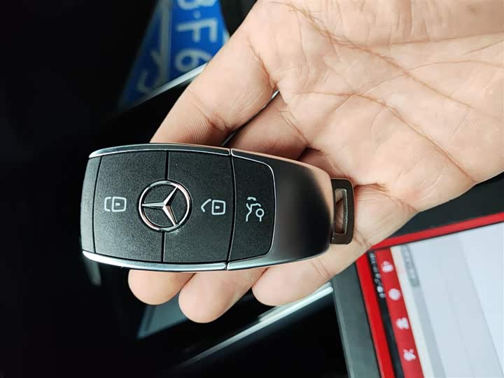 Фото 9 - Mercedes-Benz GLB-Class