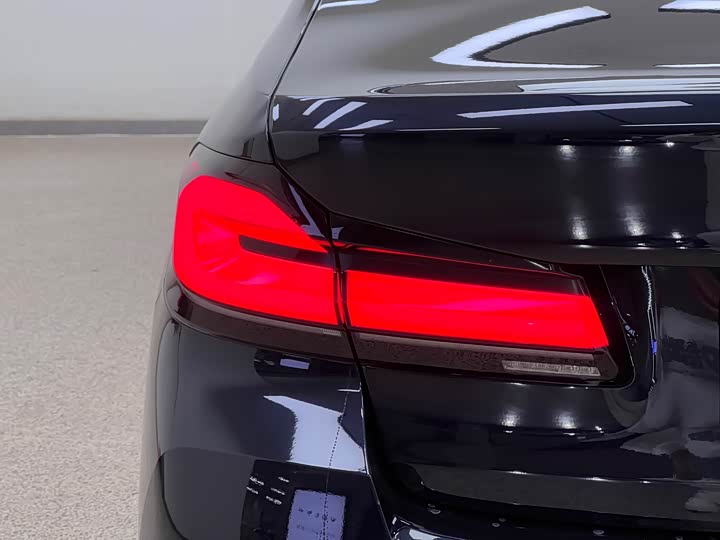 Фото 11 - BMW 5 Series