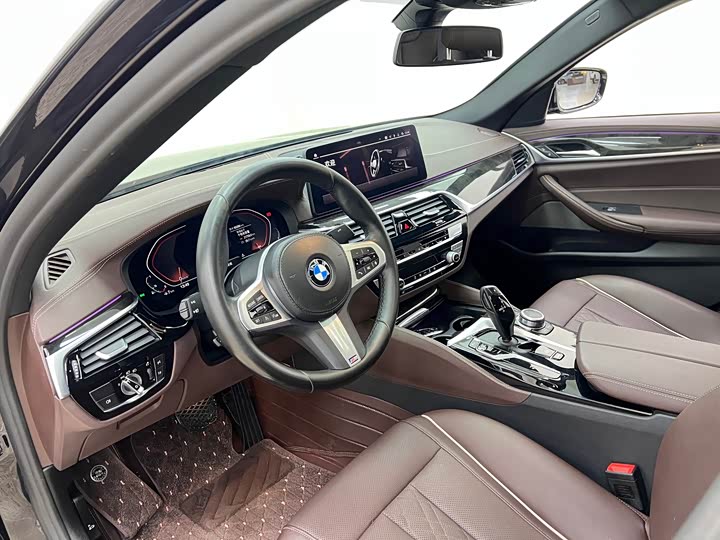 Фото 15 - BMW 5 Series