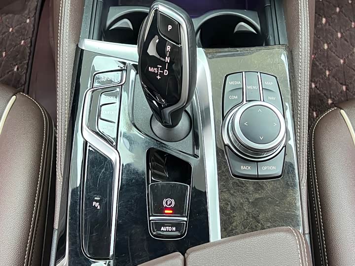 Фото 27 - BMW 5 Series