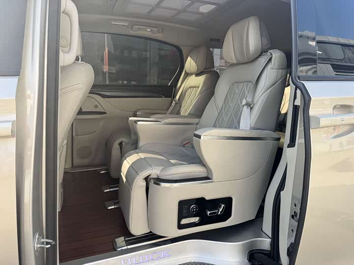 Фото 8 - Buick GL8 ES