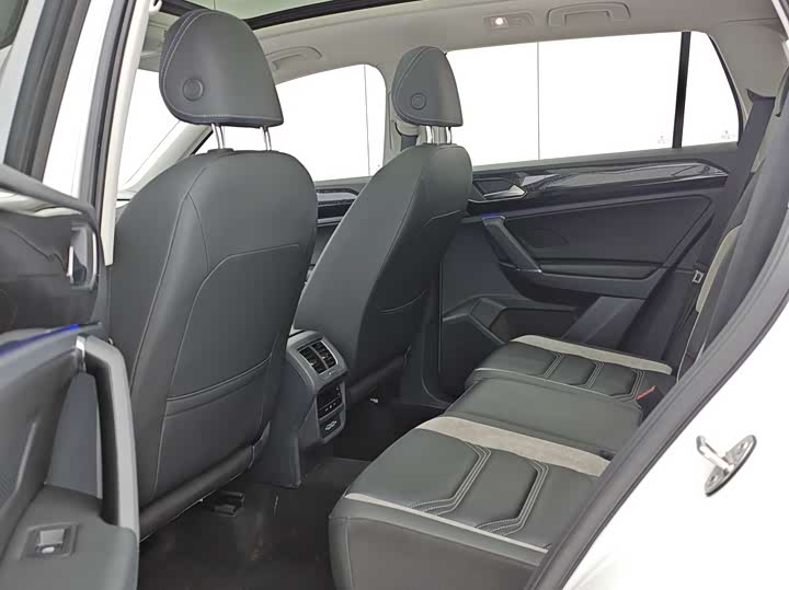 Фото 13 - Volkswagen Tayron GTE Hybrid