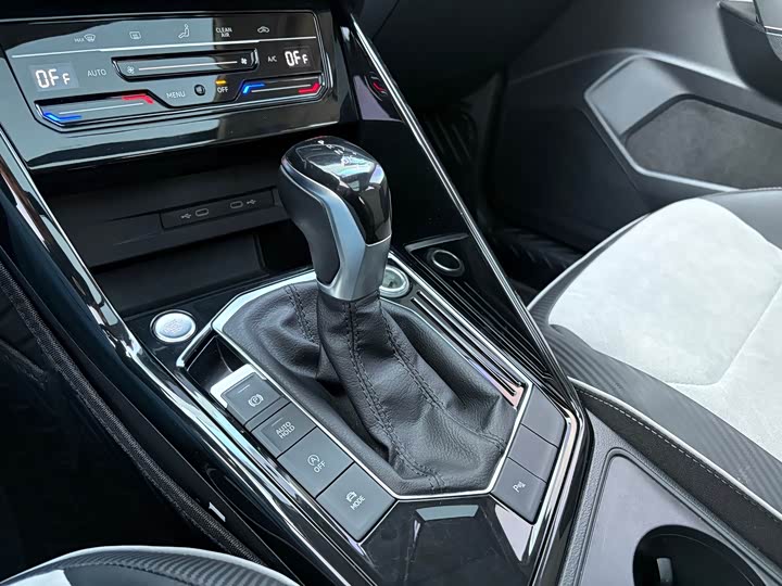 Фото 11 - Volkswagen Tayron X