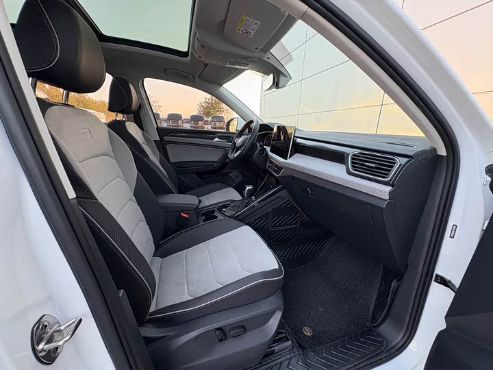 Фото 13 - Volkswagen Tayron X