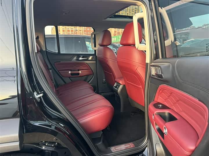 Фото 12 - Tank 300