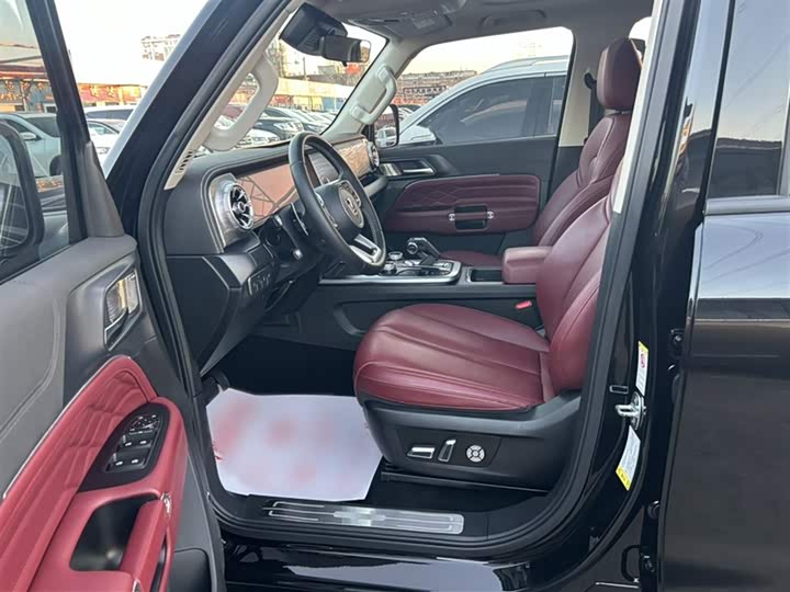 Фото 13 - Tank 300