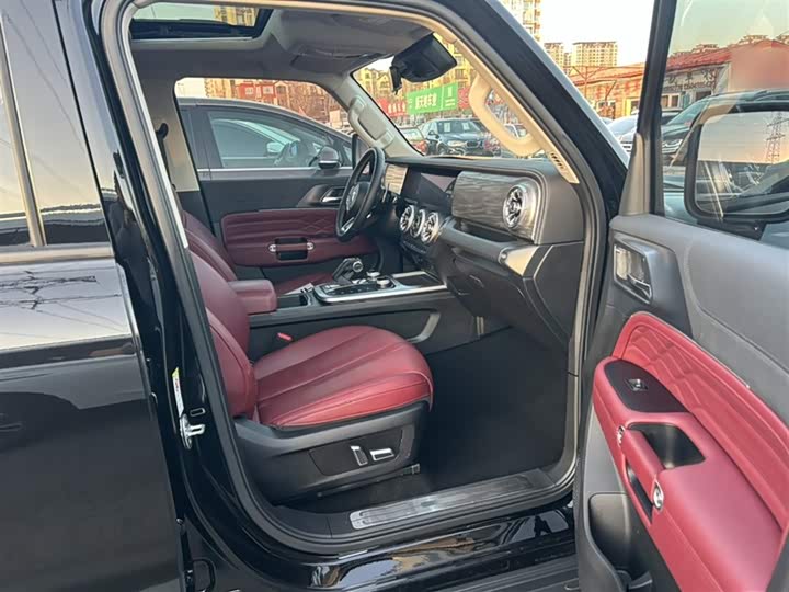 Фото 14 - Tank 300