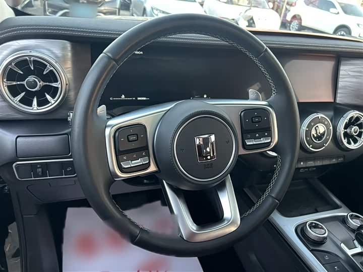 Фото 4 - Tank 300