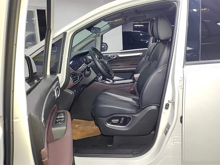 Фото 9 - GAC Trumpchi M6