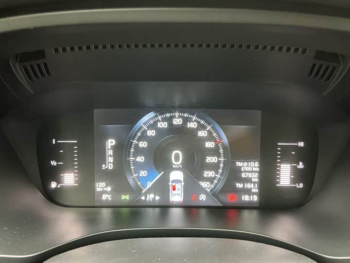 Фото 15 - Volvo XC60