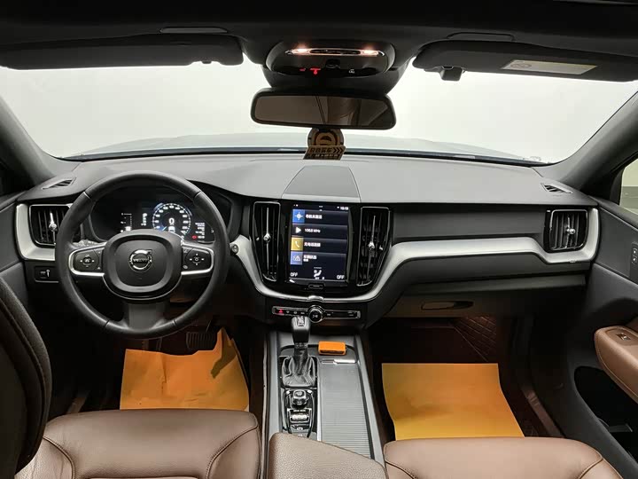 Фото 17 - Volvo XC60