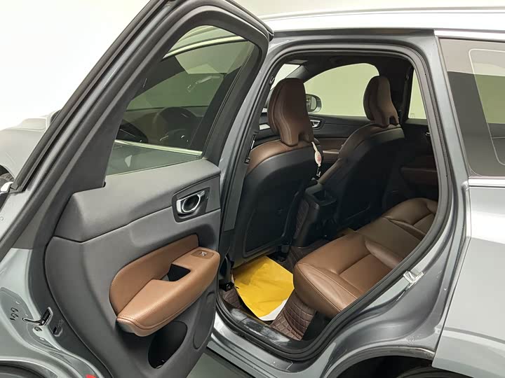 Фото 19 - Volvo XC60