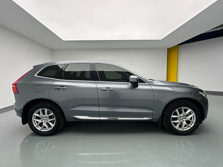 Фото 7 - Volvo XC60