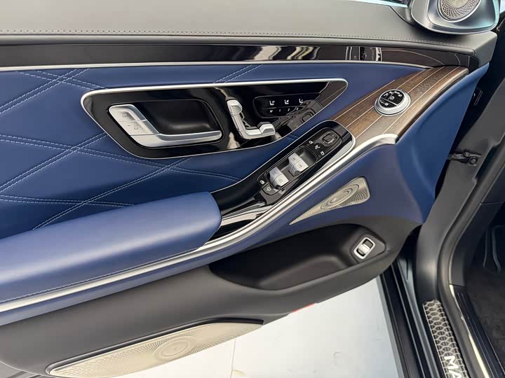 Фото 3 - Mercedes-Benz Maybach S-Class