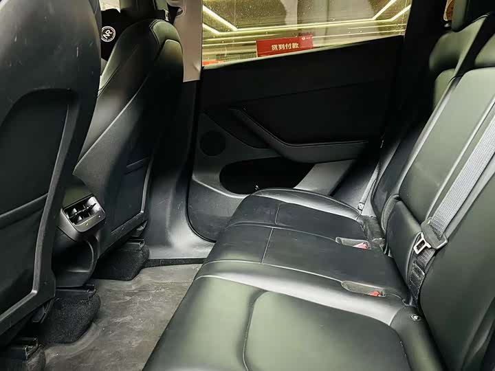 Фото 13 - Tesla Model Y