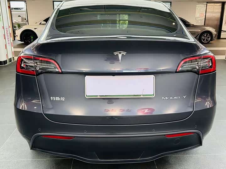 Фото 15 - Tesla Model Y
