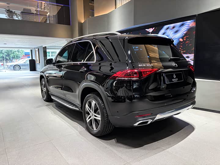 Фото 4 - Mercedes-Benz GLE-Class