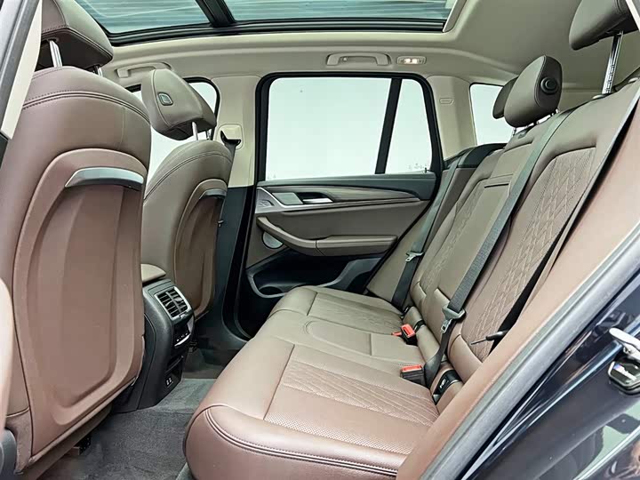 Фото 18 - BMW X3